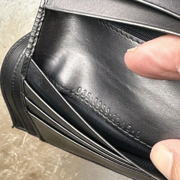 Gucci Vintage Leather Compact Wallet - Picture 12 of 15